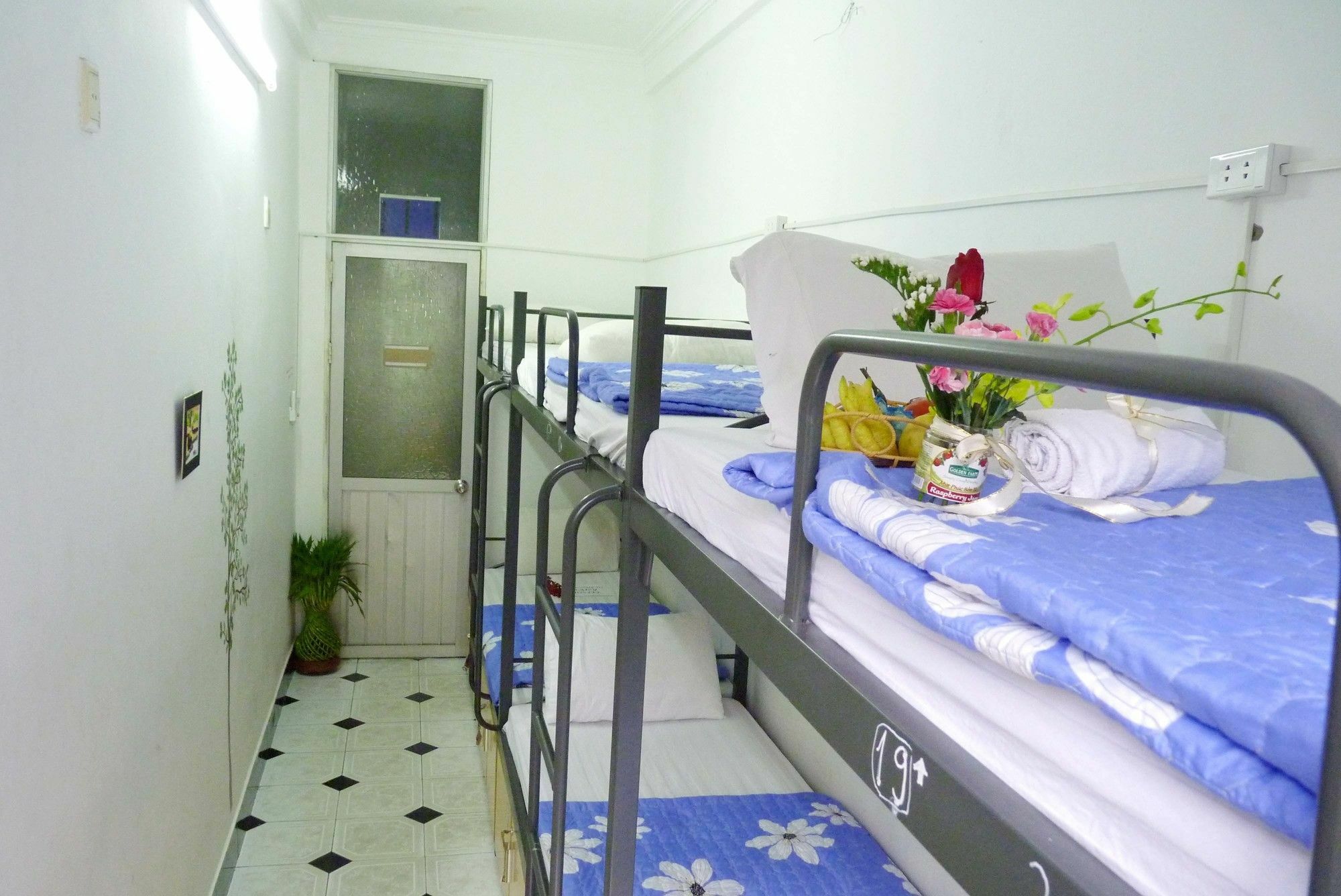 Daisy Hostel Hanoi Esterno foto